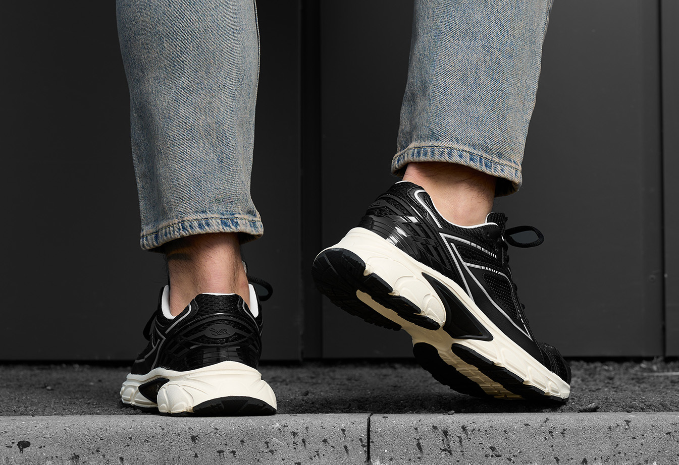 Кросівки Staff black